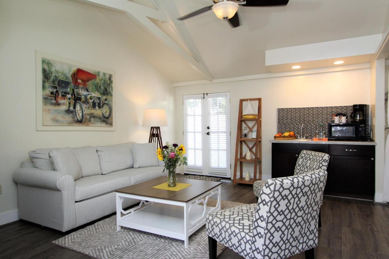 Lamp Lighter Inn And Sunset Suites Carmel-by-the-Sea Exterior foto
